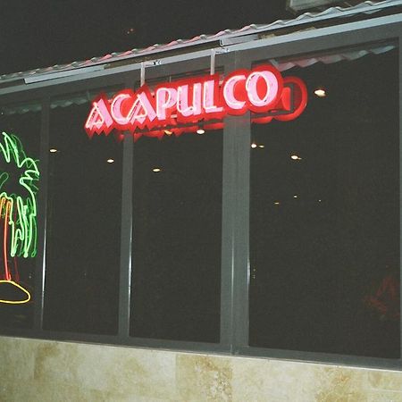 Motel Acapulco 耶烈万 外观 照片