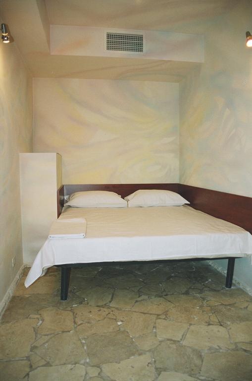 Motel Acapulco 耶烈万 外观 照片