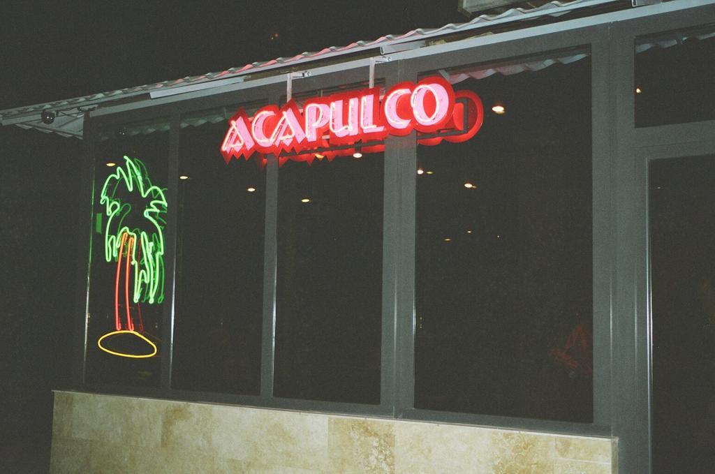 Motel Acapulco 耶烈万 外观 照片