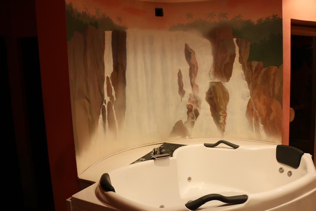 Motel Acapulco 耶烈万 外观 照片