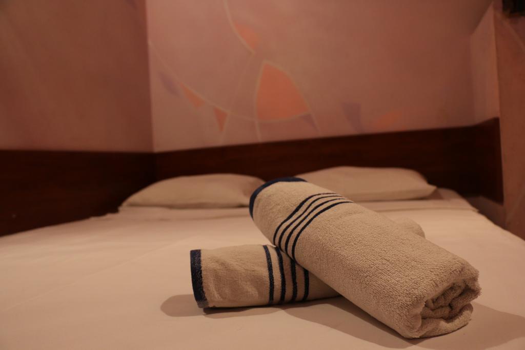 Motel Acapulco 耶烈万 外观 照片