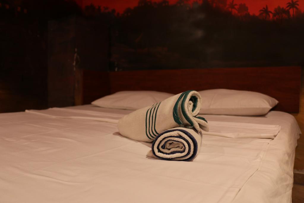 Motel Acapulco 耶烈万 外观 照片